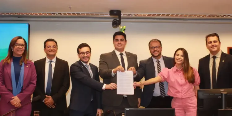 Deputado Marcos Oliveira participa do lançamento da Frente pela duplicação BR 235