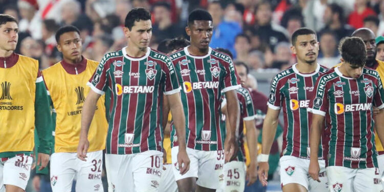 Após caso de doping na Libertadores, jogador do Fluminense é suspenso de todas as competições