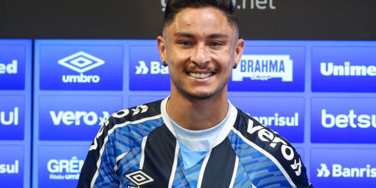 Negócio está acelerado: Diogo Barbosa fica a ‘detalhes’ de trocar o Grêmio por rival direto na Série A