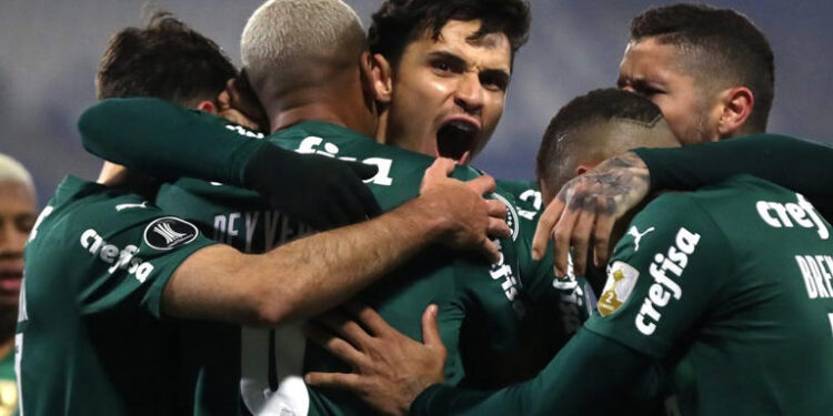 Após Giovani, Palmeiras encaminha a saída de mais um grande nome; atleta deve reforçar ‘rival’