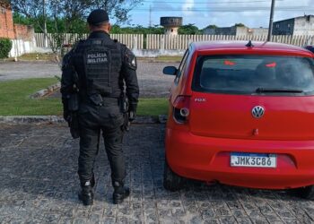 Polícia Militar recupera veículo com restrição de roubo na Zona Norte da Capital
