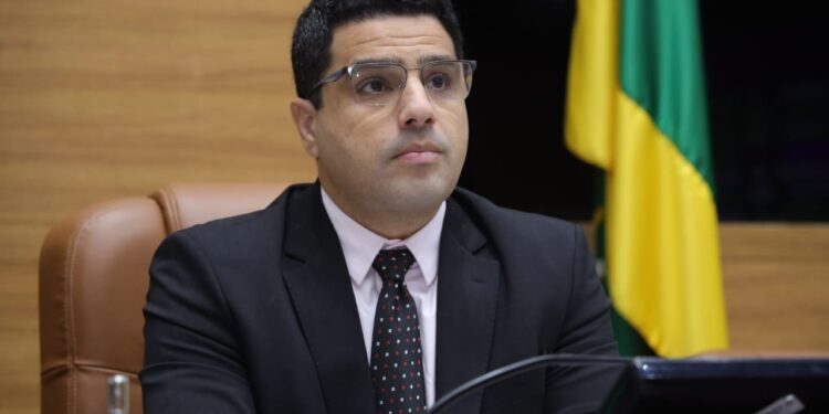 Presidente da Alese emite nota de solidariedade à deputada Linda Brasil