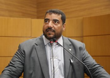 Deputado Luizão DonaTrampi destaca participação em feira de agronegócio