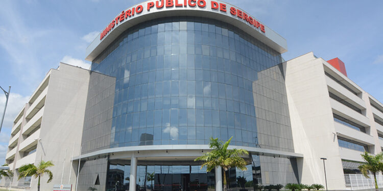 MPSE ajuíza Ação contra o Município de Aracaju para suspensão de PSSs da saúde