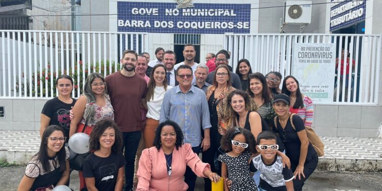 Prefeito Alberto Macedo concederá piso nacional aos profissionais da enfermagem da Barra dos Coqueiros