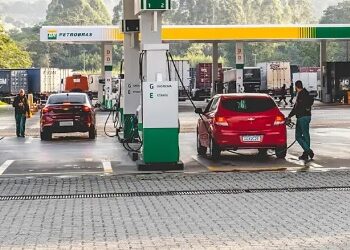 Preço da gasolina pode subir com volta de impostos