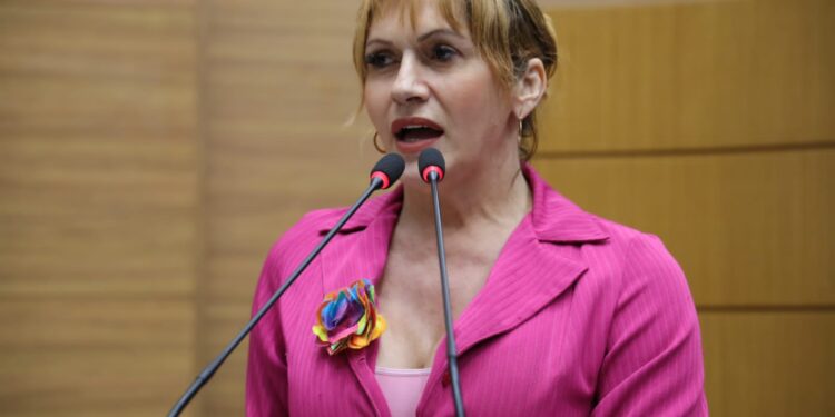 Linda Brasil esclarece acusações proferidas por ex-assessora