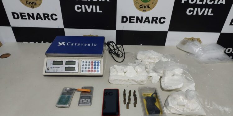 Polícia Civil prende homem em flagrante com 3 kg de cocaína na Zona Norte de Aracaju