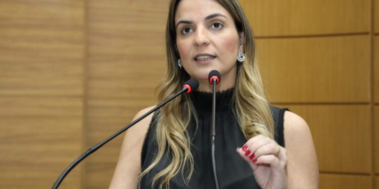 Lidiane Lucena repercute lançamento do Programa Prato do Povo