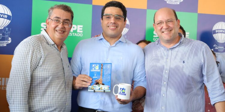 Presidente Jeferson Andrade recebe homenagem pelos 40 anos da Coderse