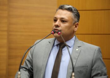Em Plenário, deputado Ibrain de Valmir discursa sobre o Festival de Lagarto
