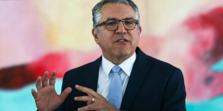 Padilha diz que Ministério da Saúde não será negociado