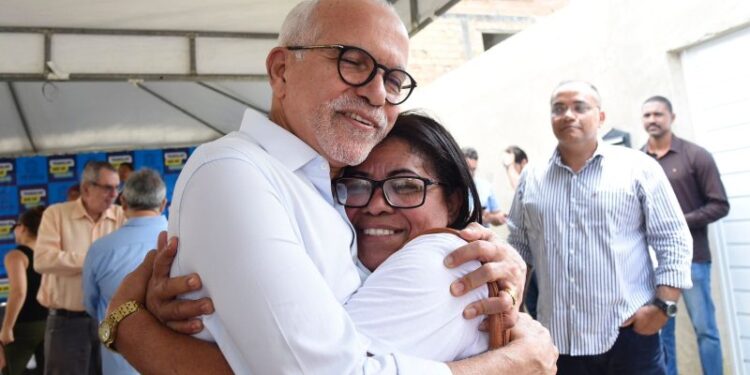 Edvaldo é aprovado por 66,4% dos aracajuanos, aponta Paraná Pesquisa