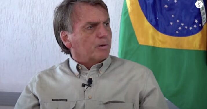 Justiça bloqueia R$ 87 mil de Bolsonaro por multas durante pandemia