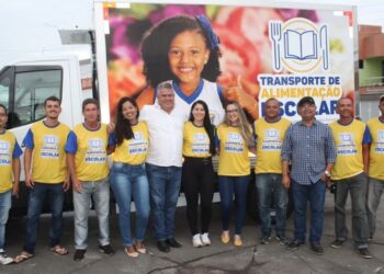 Prefeitura entrega caminhão câmara fria para transporte escolar de Itaporanga