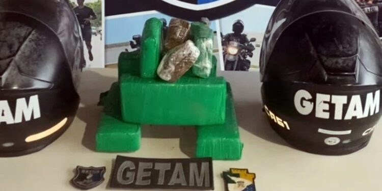 Polícia Militar apreende 4kg de maconha em Nossa Senhora do Socorro