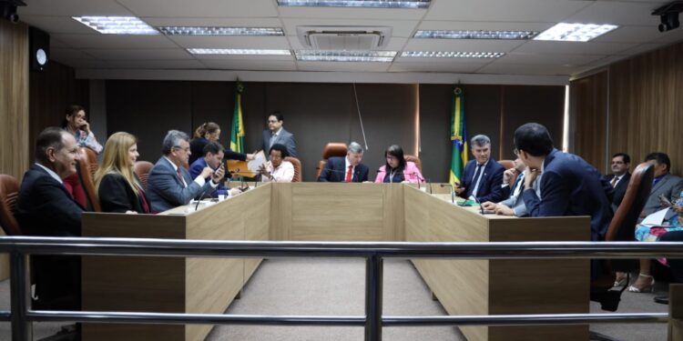 PLS de Carminha Paiva e Lidiane Lucena beneficiam autistas