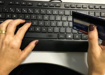 Imposto federal sobre comércio eletrônico ficará para segunda etapa