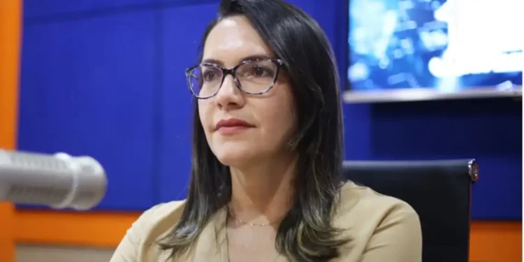 Pesquisa aponta a delegada Danielle Garcia liderando todos os cenários da disputa pela Prefeitura de Aracaju em 2024