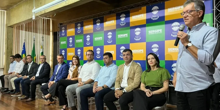 Senador Laércio Oliveira reforça compromisso com a geração de empregos em solenidade de contratação de trabalhadores