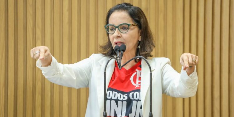 Emília sofre violência política de gênero na CMA