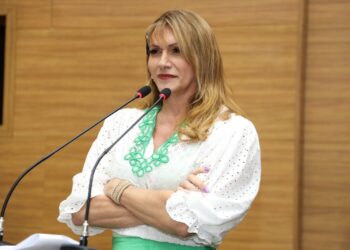 Linda Brasil cobra transparência com gastos do governo nos festejos juninos