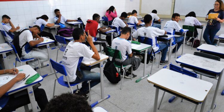Dados do Censo Escolar apontam que Sergipe reduziu o índice de distorção idade/série entre alunos do 6º ano do ensino fundamental