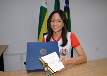 Jovem Senadora de Sergipe é aluna do Centro de Excelência Dr. Edélzio Vieira de Melo