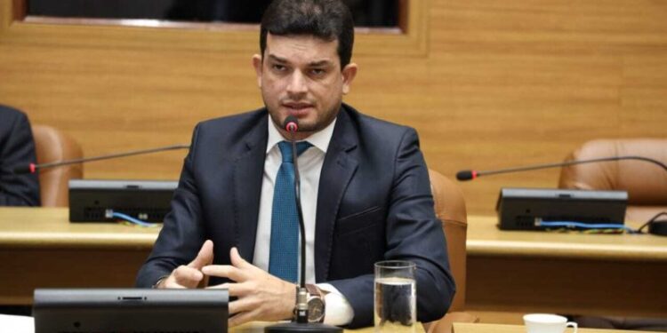 Paulo Júnior apresenta indicação para recuperação de rodovia e de ponte Aracaju-Socorro