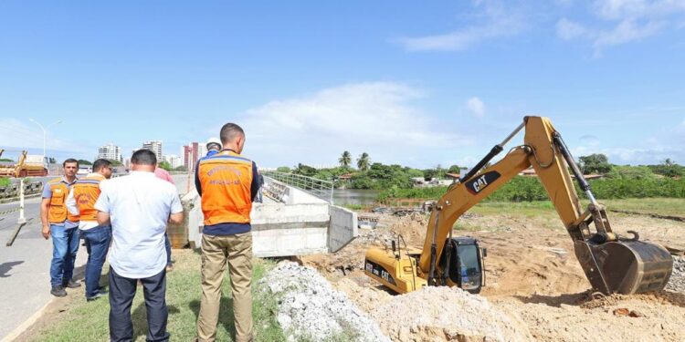 Defesa Civil interdita parcialmente ponte sobre o rio Poxim e garante estabilidade da estrutura