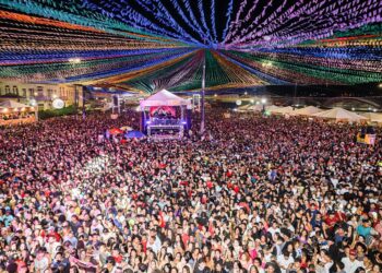 Forró Caju 2023: mais de 80 mil pessoas lotaram a praça Hilton Lopes nesta terça-feira, 27