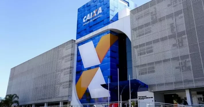 Governo federal manda Caixa Econômica suspender cobrança do Pix