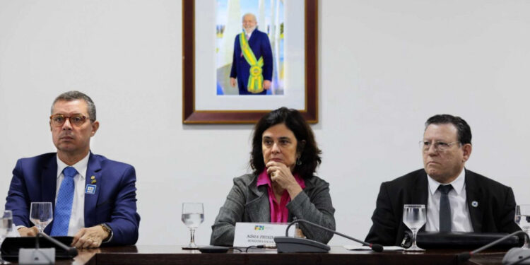 Governo de Sergipe debate piso da enfermagem com Ministério da Saúde
