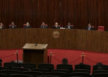 TSE torna Bolsonaro inelegível por oito anos