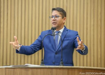 Entre ônibus quebrados e que causam perigo aos passageiros, SMTT prioriza colocação de catraca dupla, diz Ricardo Marques