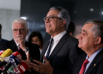 Governo articula para não alterar texto do marco fiscal no Senado