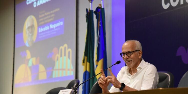 Edvaldo expõe experiências de Aracaju em Simpósio Nacional sobre cidades inteligentes
