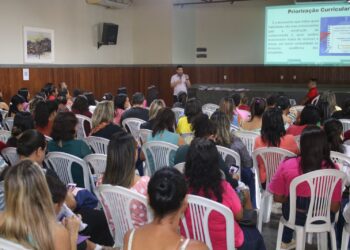 Professores contratados da Rede Municipal de Educação de Nossa Senhora do Socorro participam de formação sobre as Travessias Formativas do Currículo de Sergipe