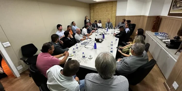 Federação dos Municípios intermedeia a negociação de linha de crédito para o pagamento de precatórios municipais