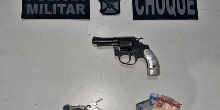 PM prende suspeito por porte ilegal de arma de fogo na Grande Aracaju