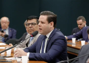 Deputado Rodrigo Valadares se une a deputados para remover inclusão da maconha em projeto de aquisição de alimentos