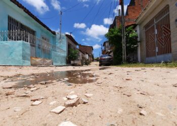 Vereador Binho de Aracaju realiza sonho da comunidade com asfaltamento da Travessa Matadouro