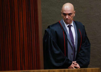 Universidade condenada por divulgação de ‘kit covid’ promoveu evento com Moraes na Itália