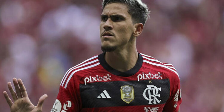 Pedro recebe proposta salarial de R$ 6 milhões mensais e pode deixar o Flamengo nos próximos dias