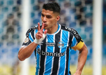 Luis Suárez: Grêmio volta atrás, ‘abre mão’ da multa e libera uruguaio para assinar com grande clube, mas impõe nova condição