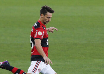 Vão embora e destino pode ser o Corinthians! Sampaoli dá aval para a saída de 3 nomes do Flamengo