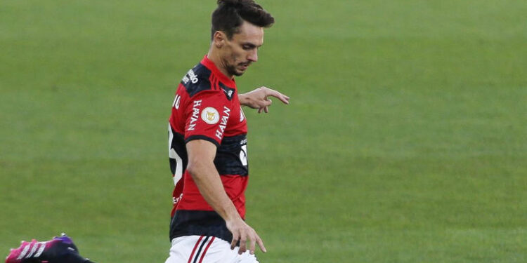 Vão embora e destino pode ser o Corinthians! Sampaoli dá aval para a saída de 3 nomes do Flamengo