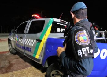 Homem com mandado de prisão em aberto é preso pela Polícia Militar na Orla de Atalaia