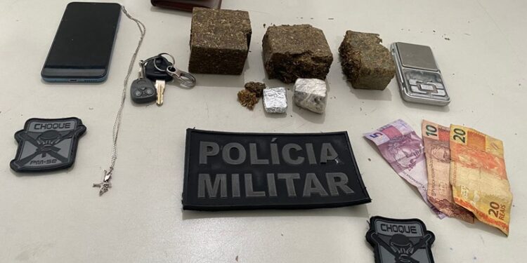 Polícia Militar prende condutor por tráfico de drogas em Aracaju