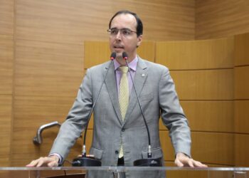 Projeto de Lei quer definir Língua de Sinais como critério de desempate em concursos